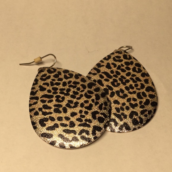 🌵3 for 20$ Cheetah earrings - Picture 1 of 2